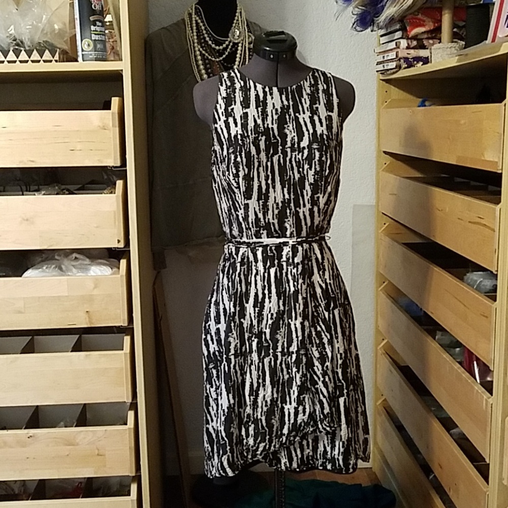 Ann Taylor one piece dress in mod tree bark print